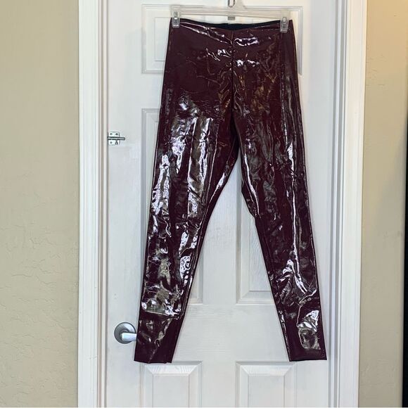 Commando Faux Patent Leather Leggings in Color Burgundy Size Large - Picture 10 of 11